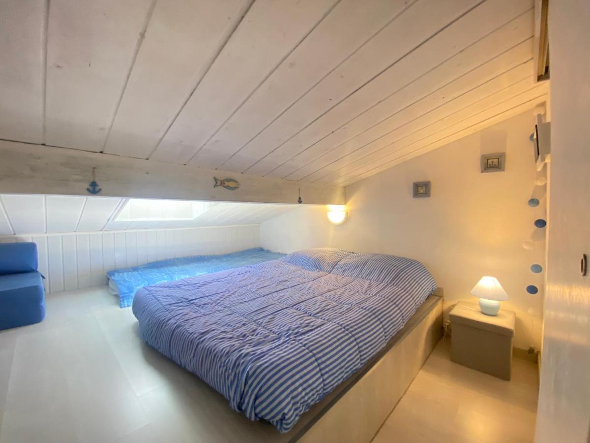La Maison Bleue Gruissan Exteriör bild